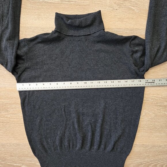 H&M Fine-Knit Turtleneck Sweater Women’s Small Lightweight Viscose Blend Top - Picture 11 of 15